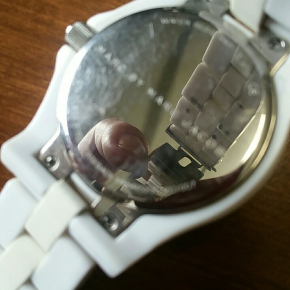 Marc Jacobs white watch - Picture 4 of 4